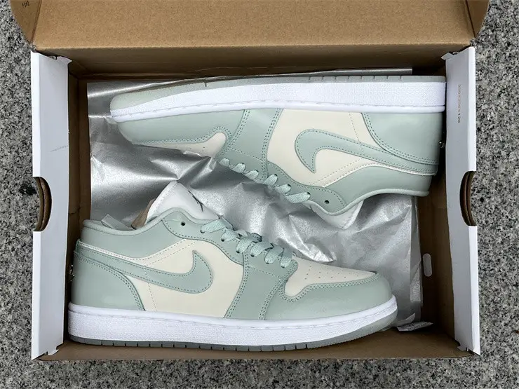 Authentic Air jordan 1 Low SE “Seafoam” 