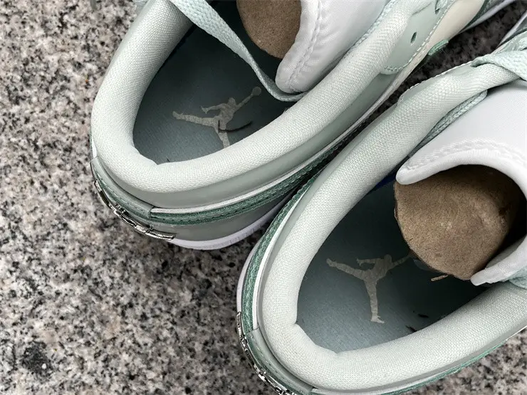 Authentic Air jordan 1 Low SE “Seafoam” 