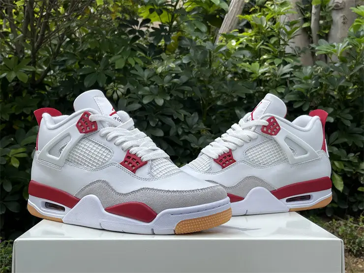 Authentic Nike SB x Jordan Air Jordan 4 “Varsity Red” 
