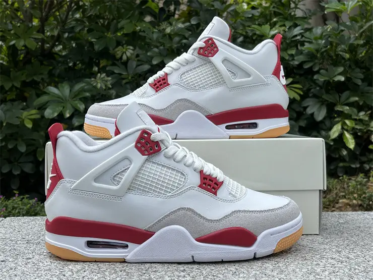 Authentic Nike SB x Jordan Air Jordan 4 “Varsity Red” 