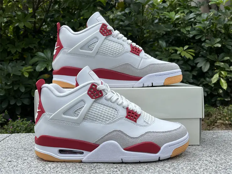 Authentic Nike SB x Jordan Air Jordan 4 “Varsity Red” 