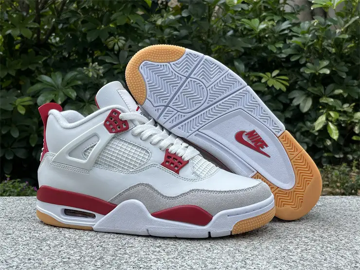 Authentic Nike SB x Jordan Air Jordan 4 “Varsity Red” 