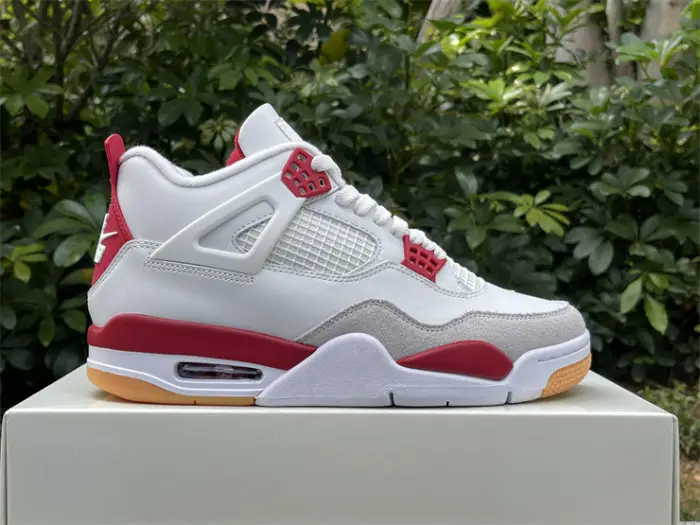 Authentic Nike SB x Jordan Air Jordan 4 “Varsity Red” 