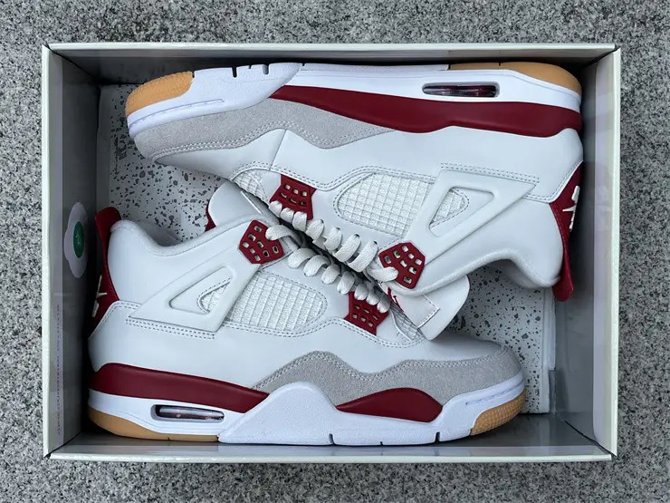 Authentic Nike SB x Jordan Air Jordan 4 “Varsity Red” 