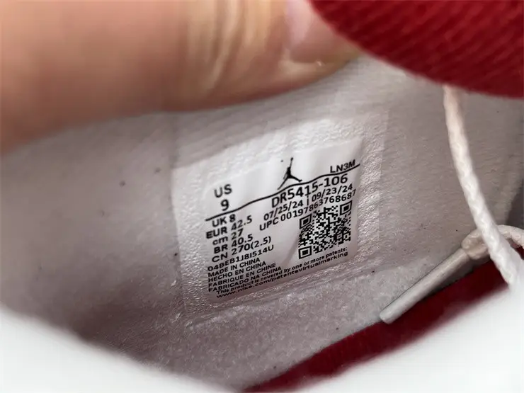 Authentic Nike SB x Jordan Air Jordan 4 “Varsity Red” 