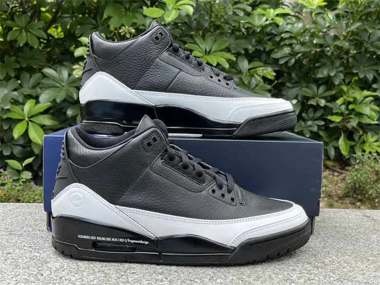 Authentic  Fragment Design x Air Jordan 3 