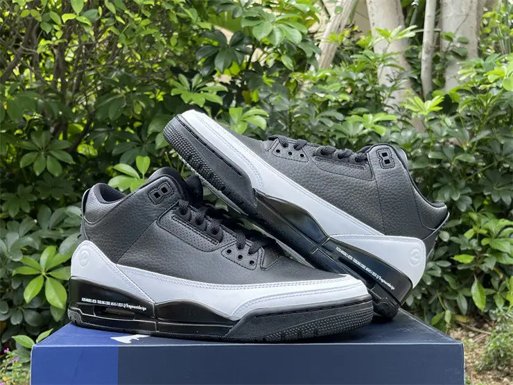 Authentic  Fragment Design x Air Jordan 3 