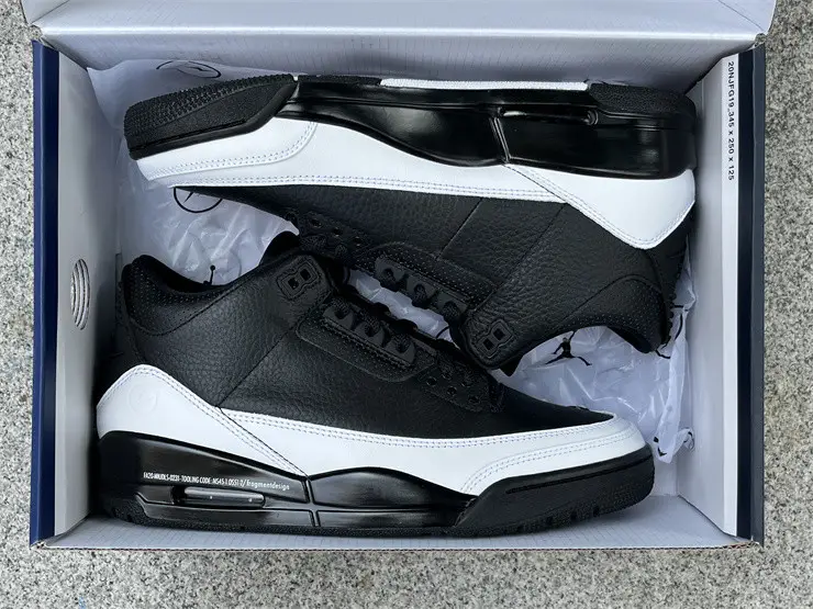 Authentic  Fragment Design x Air Jordan 3 