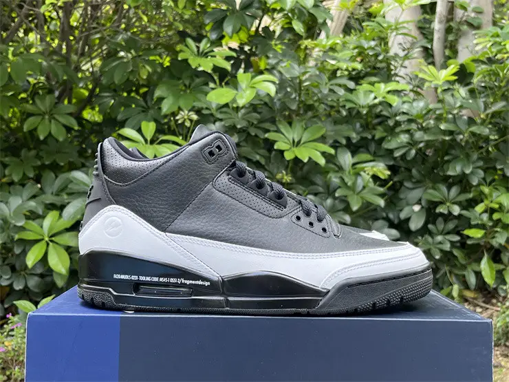 Authentic  Fragment Design x Air Jordan 3 