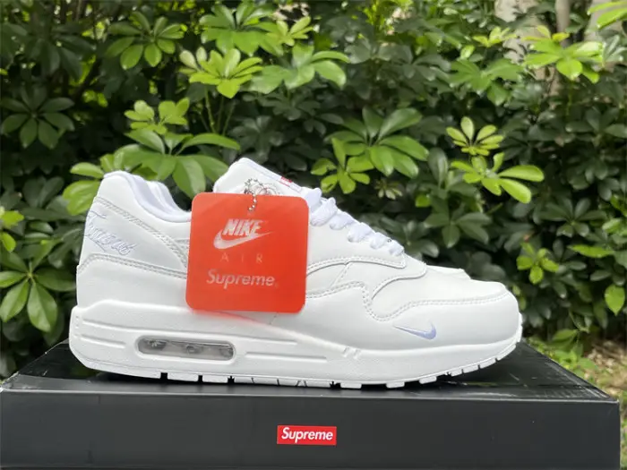 Authentic Supreme x Nike Air Max1'87  White AFE1369