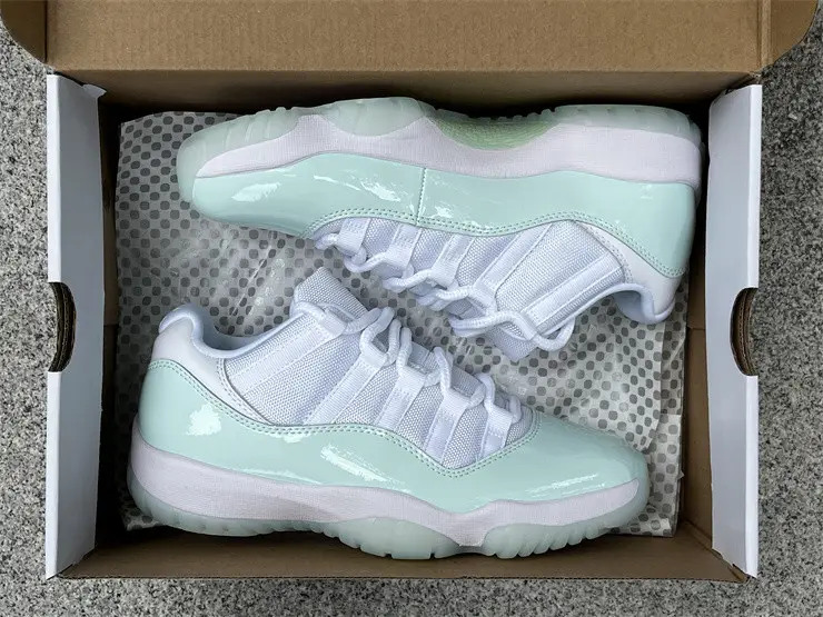 Authentic  Air Jordan 11 Low “Igloo” 