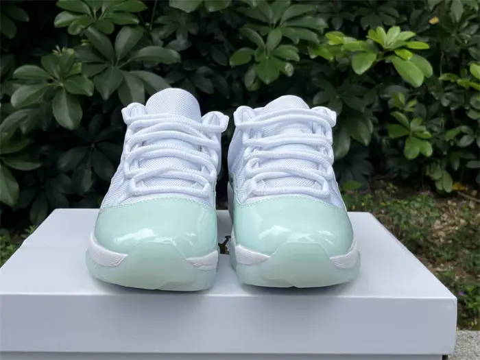 Authentic  Air Jordan 11 Low “Igloo” 