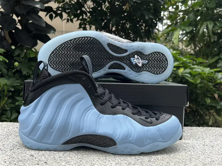 Authentic Nike Air Foamposite One  Psychic Blue 