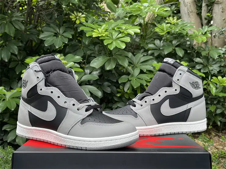 Authentic Air Jordan 1 High '85  Reverse Shadow   2025 