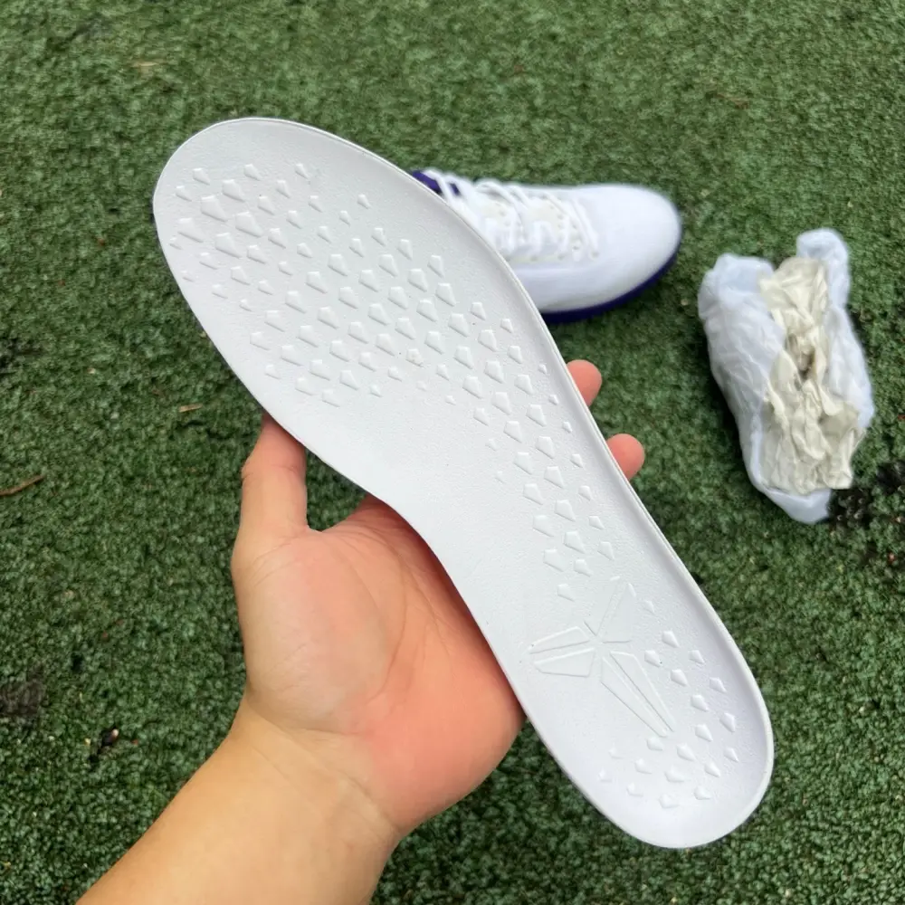 Authentic  Nike Kobe 8 Protro White Court Purple 