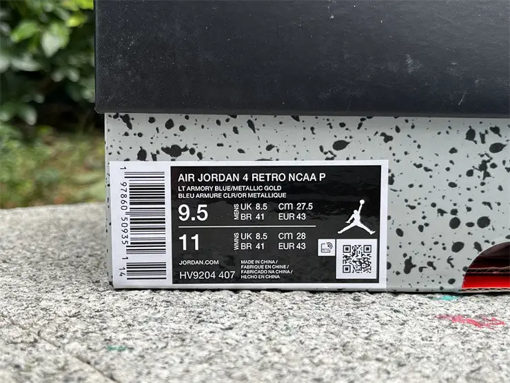 Authentic Air Jordan 4 “UNC” PE  2025 