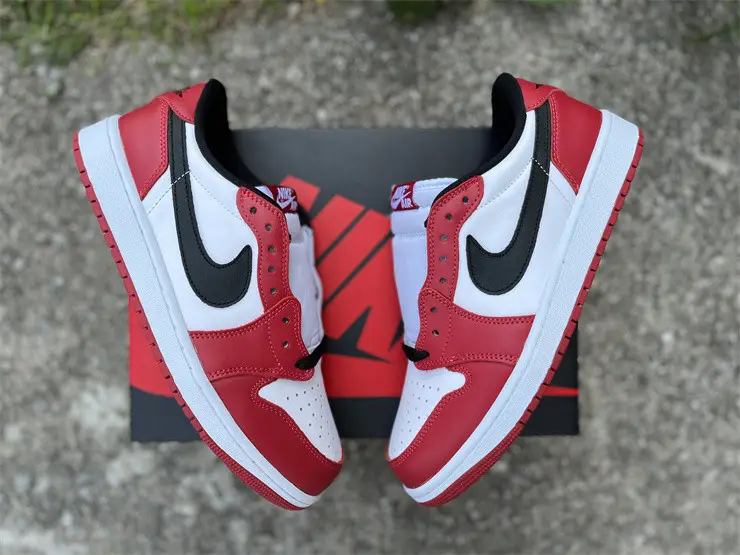 Authentic Air Jordan 1 Low OG  Chicago 