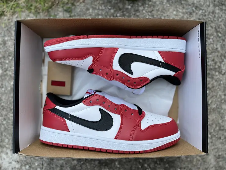 Authentic Air Jordan 1 Low OG  Chicago 