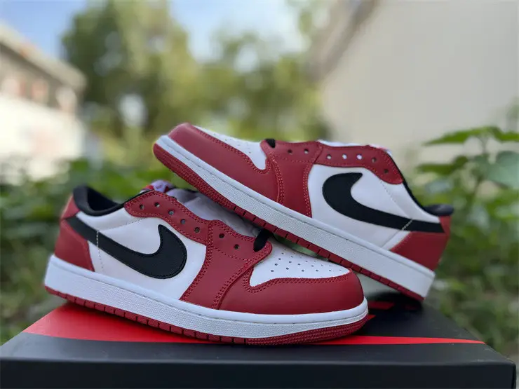 Authentic Air Jordan 1 Low OG  Chicago 