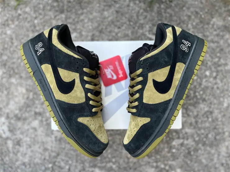Authentic Nike SB Dunk Low Supreme 94 Camper Green 