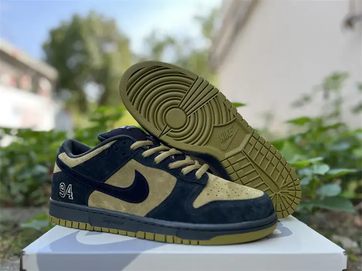 Authentic Nike SB Dunk Low Supreme 94 Camper Green 