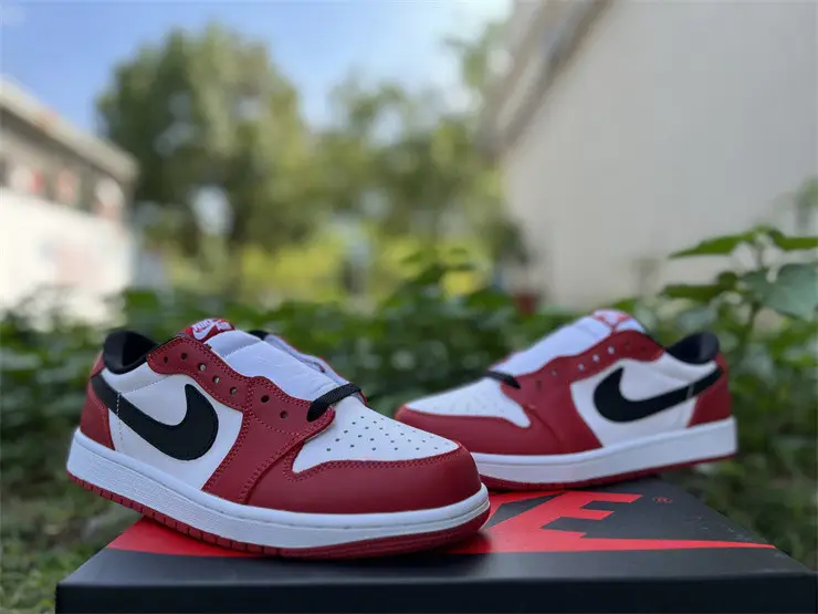 Authentic Air Jordan 1 Low OG  Chicago 
