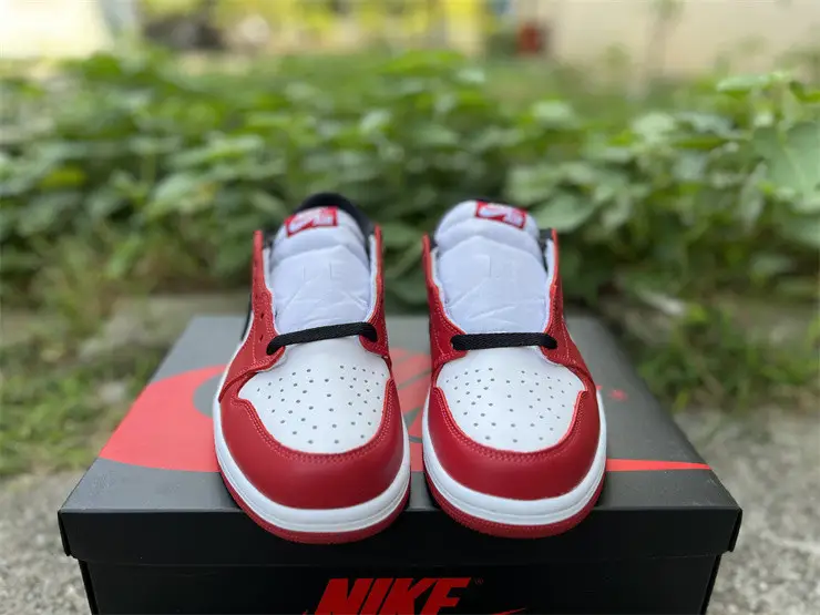 Authentic Air Jordan 1 Low OG  Chicago 