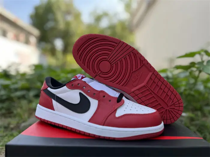 Authentic Air Jordan 1 Low OG  Chicago 
