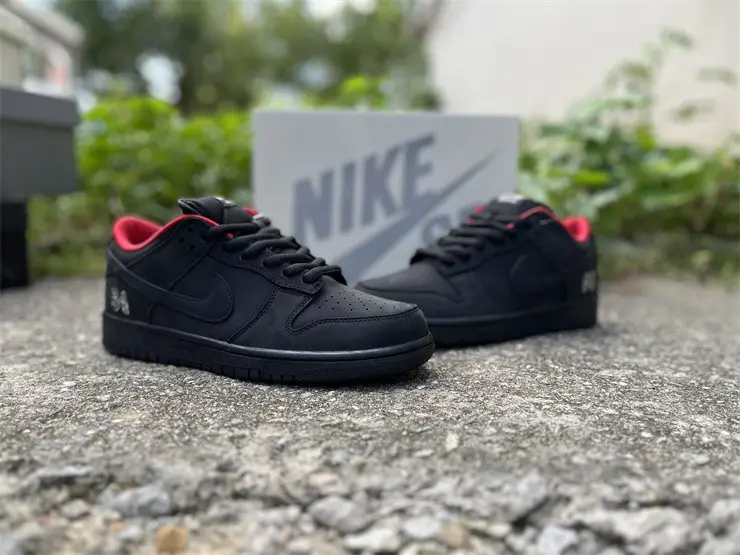 Authentic Nike SB Dunk Low Supreme 94 Black 