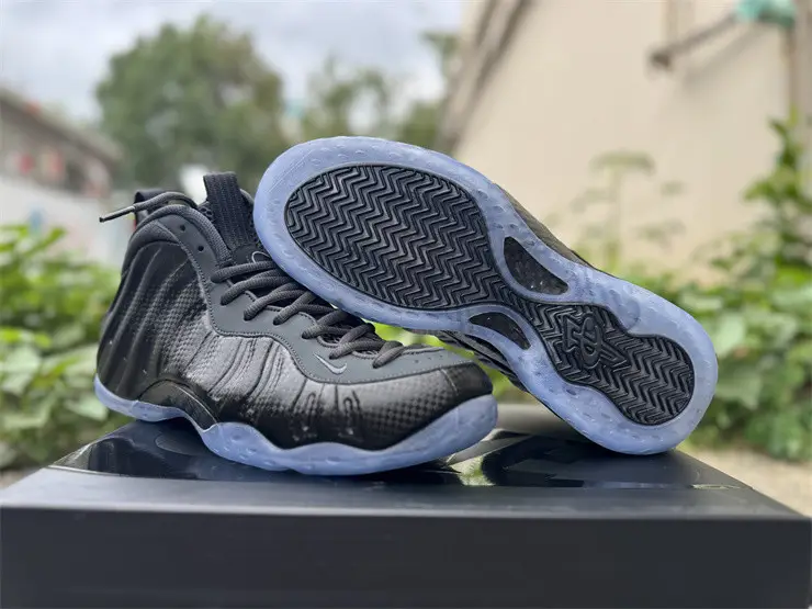 Authentic Nike Air Foamposite One  Carbon Fiber 