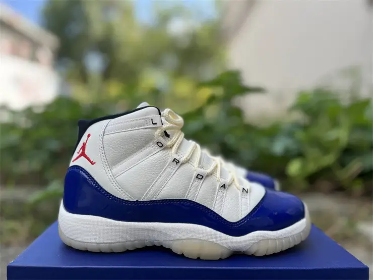 Authentic Air Jordan 11 “Rare Air”  GS 