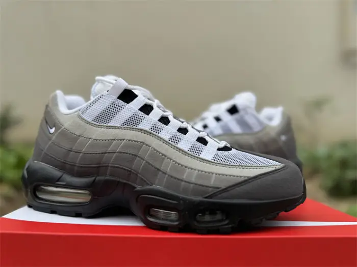 Authentic Nike Air Max 95 OG Grey Gradient 