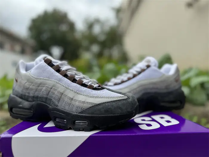 Authentic Nike SB Air Max 95 Cacao 