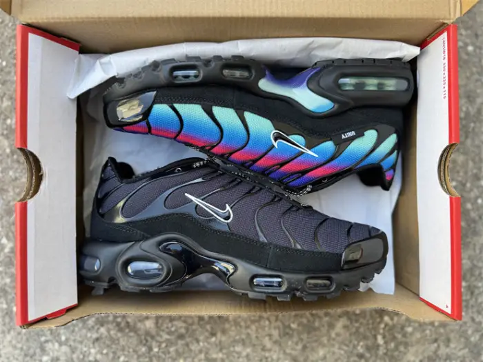 Authentic Nike Air Max Plus Black Blue Red 