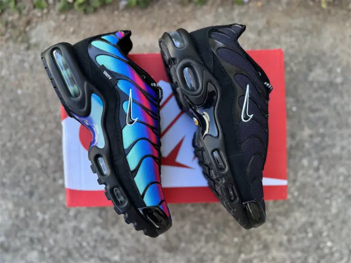 Authentic Nike Air Max Plus Black Blue Red 
