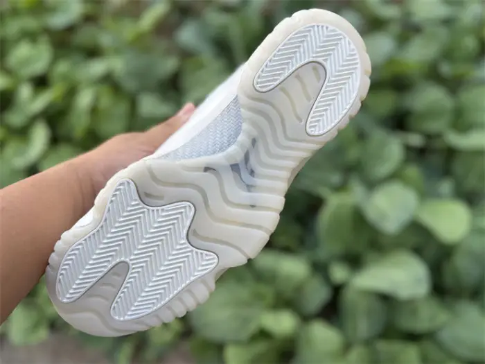 Authentic Air Jordan 11 Retro “Pearl” EAEF699