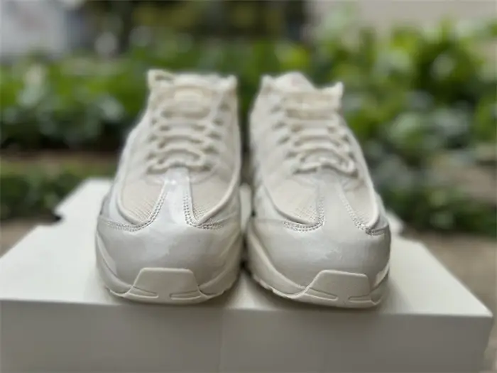 Authentic Air Max 95 x UNDEFEATED White 