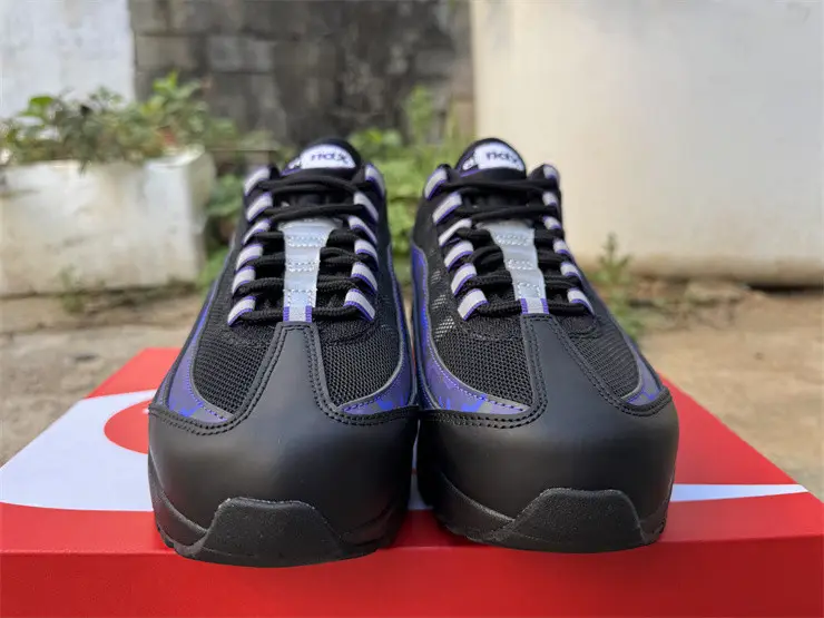 Authentic Nike Air Max 95 OG Purple Camo 