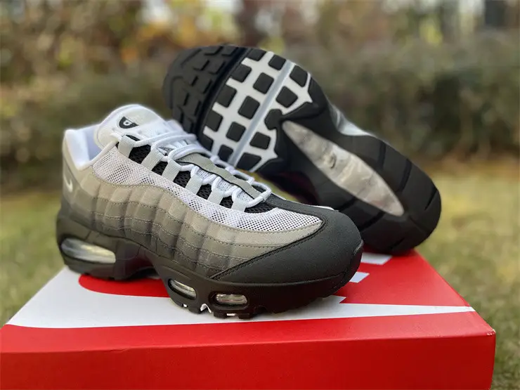 Authentic Nike Air Max 95 OG Big Bubble Blue Tint 