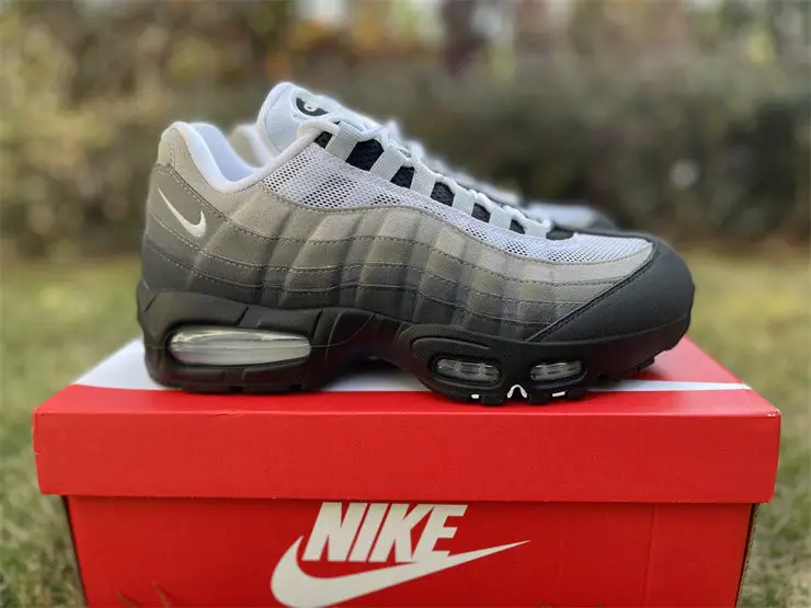 Authentic Nike Air Max 95 OG Big Bubble Blue Tint 