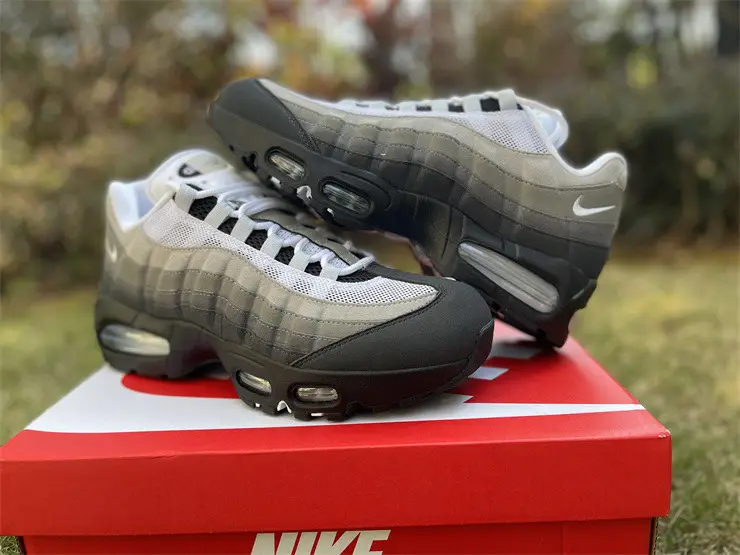 Authentic Nike Air Max 95 OG Big Bubble Blue Tint 