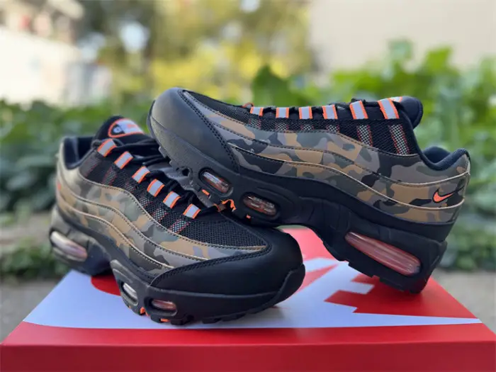 Authentic Nike Air Max 95  Safety Orange Camo 