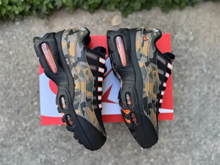 Authentic Nike Air Max 95  Safety Orange Camo 