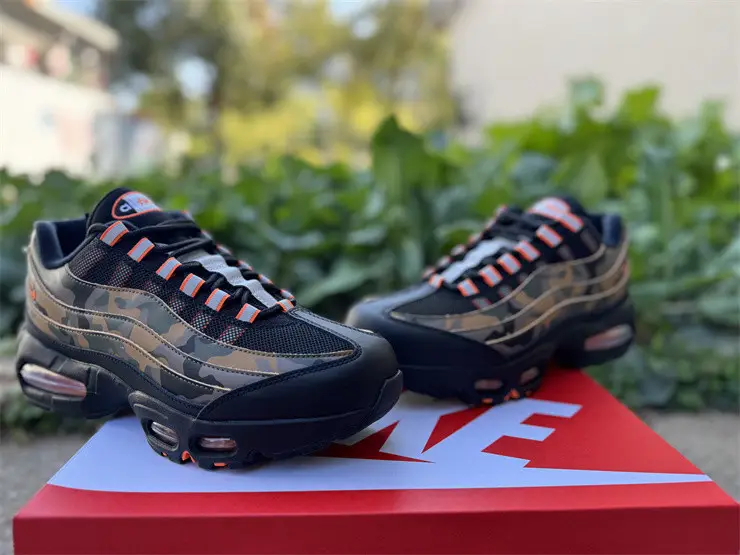 Authentic Nike Air Max 95  Safety Orange Camo 