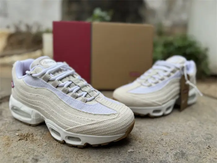 Authentic Levi's x Nike Air Max 95 “White and Ecru” BDFC682
