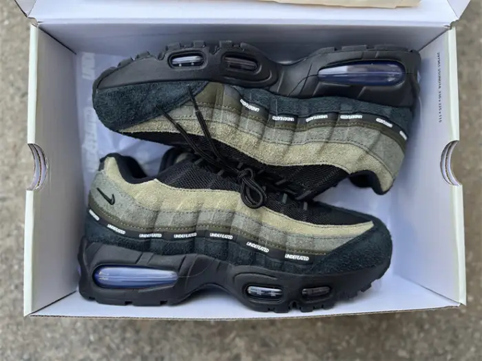 Authentic Nike Air Max 95 SP Undefeated Geo La Brea Medium Olive 