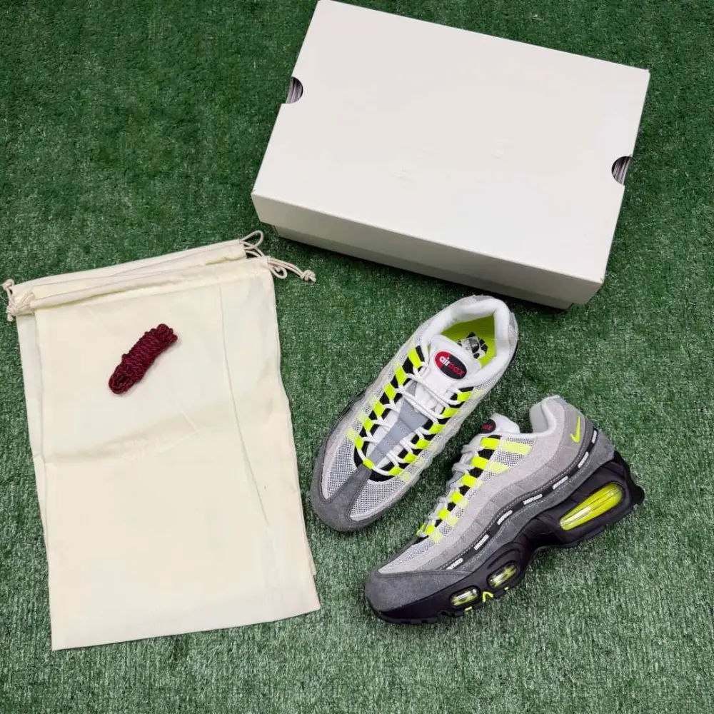 Authentic Nike Air Max 95 SP Undefeated Geo NYC Neon 