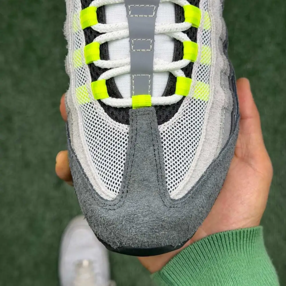 Authentic Nike Air Max 95 SP Undefeated Geo NYC Neon 