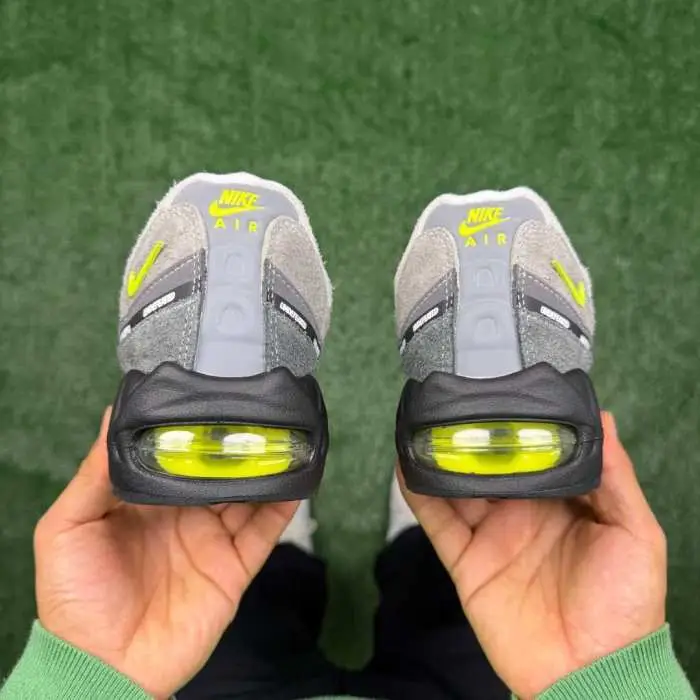 Authentic Nike Air Max 95 SP Undefeated Geo NYC Neon 