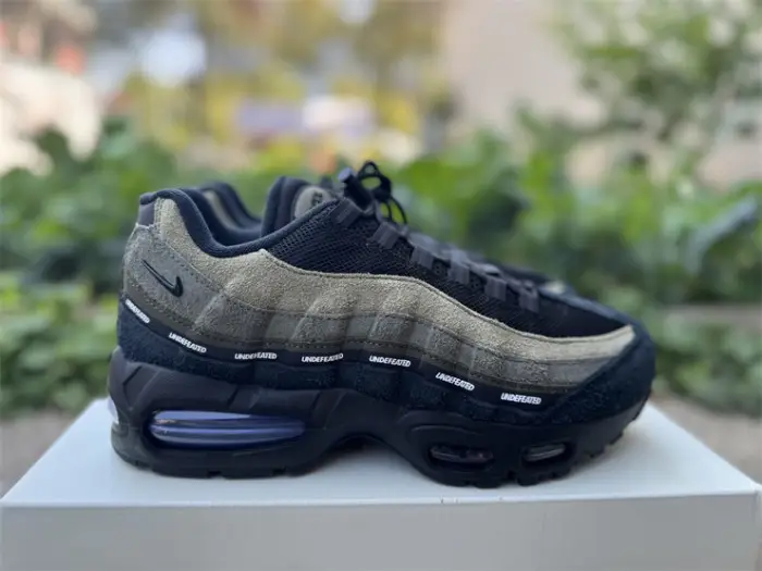 Authentic Nike Air Max 95 SP Undefeated Geo La Brea Medium Olive 